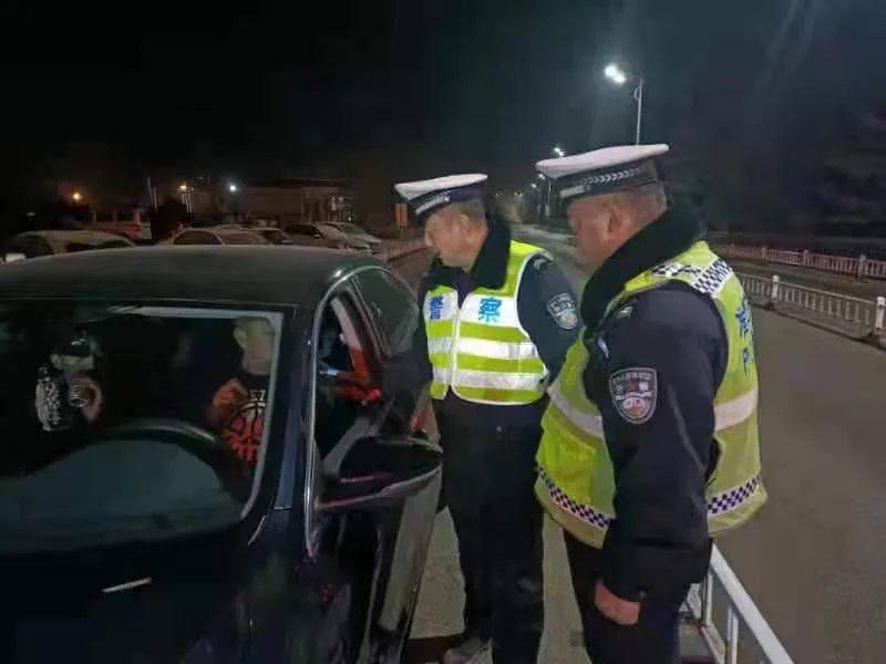 鄂尔多斯准旗交警严查酒驾不松懈12月21日共查处酒驾7起