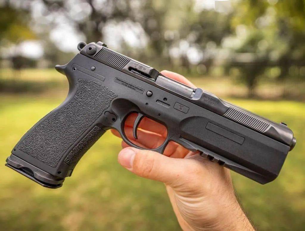 一把手枪三种玩法捷克fkbrnopsd手枪图集