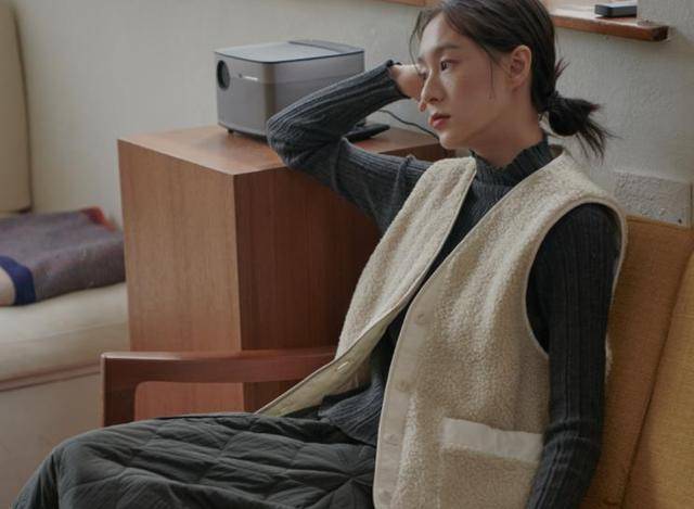 胶囊衣橱极简主义女生的生活哲学