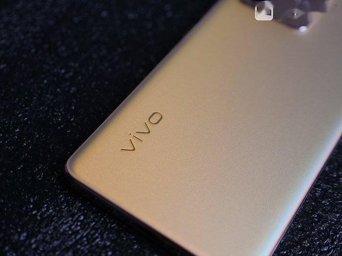 功能|前置双摄+四柔光灯，vivo S12 Pro会是新一代自拍神器吗？