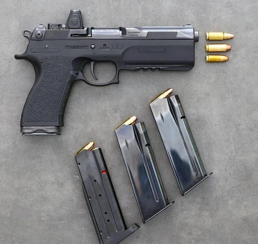 一把手枪三种玩法捷克fkbrnopsd手枪图集