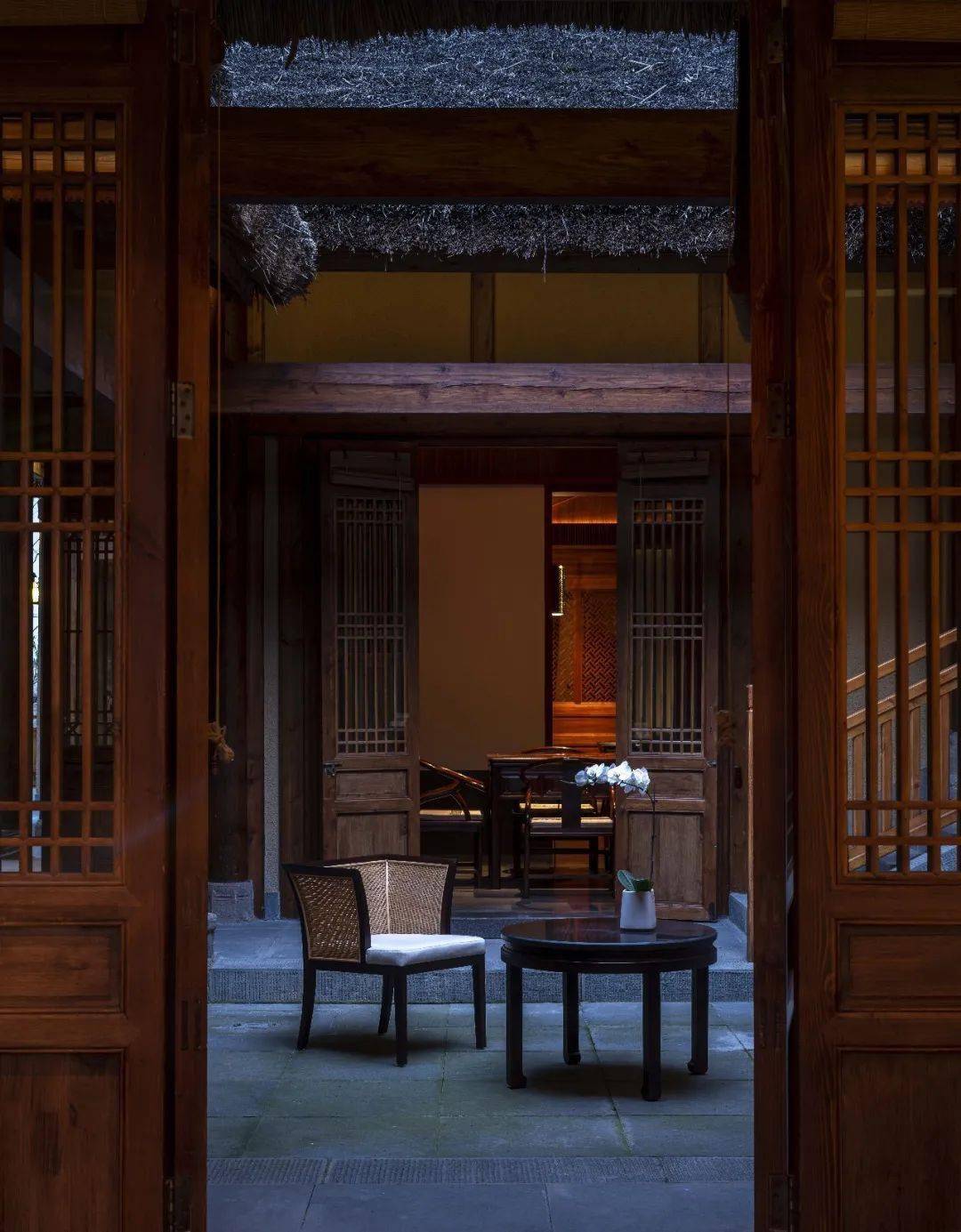 prol光石新作成都官塘安麓酒店淬炼出川西避世酒店独特的空间韵律与