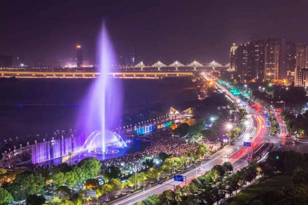 预计届时市区八一广场,万寿宫历史文化街区,绳金塔景区,秋水广场