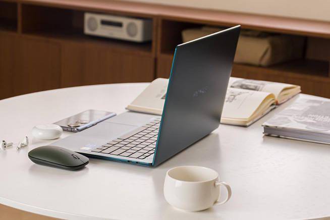 MateBook|华为超级智慧笔记本来了！PC首次搭载的超级终端有多强大？
