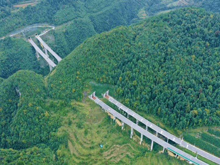 贵州麻怀隧道图片