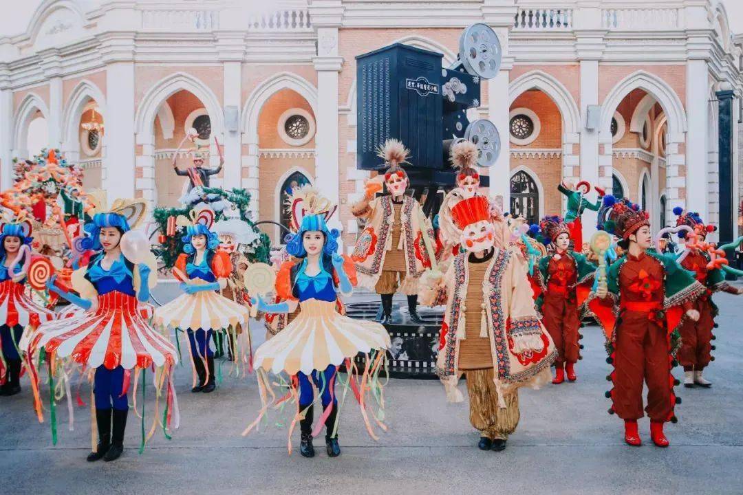 " 电影小镇摩登星光跨年趴,速来!_佣金_步伐_夜场