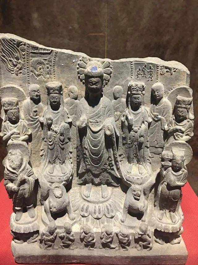 南朝梁天监十年公元511年释迦牟尼像