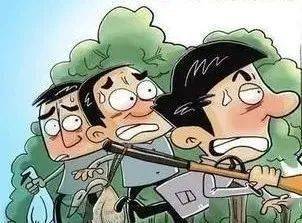 天湖北一女子躲在草丛里竟被偷猎者误当野猪射杀最后惨遭抛尸