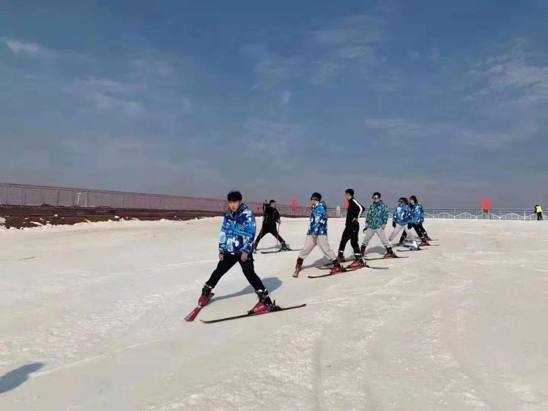 莒南茶溪川滑雪场电话图片