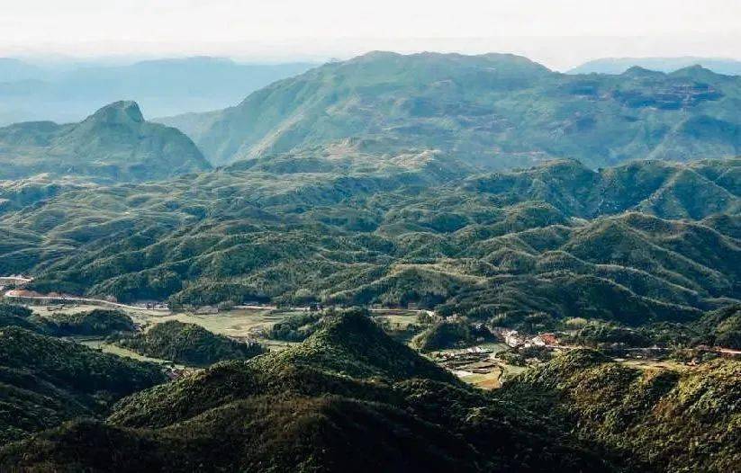 十八股头奇岩怪石好风光来体验大自然的鬼斧神工