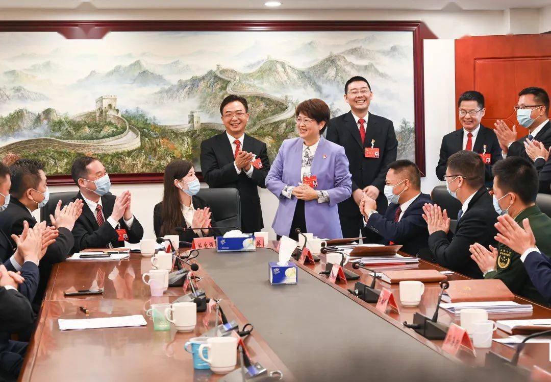 冯玲余金富等市领导看望出席市第八次党代会代表_阳江_市人大常委会