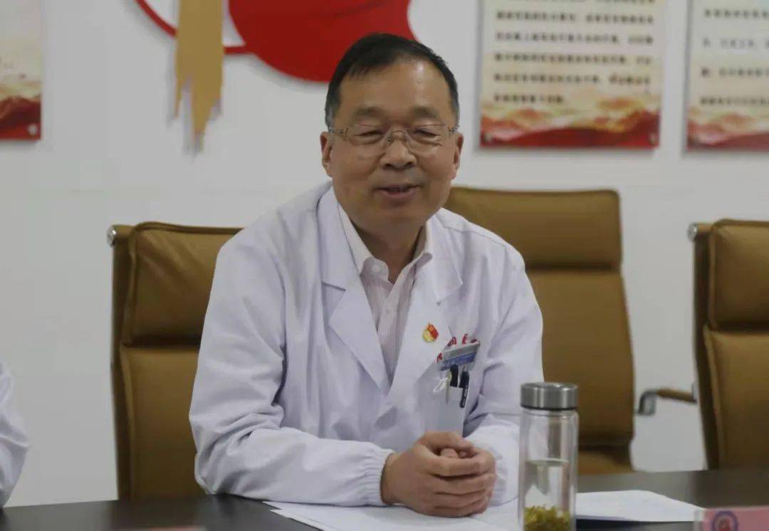 青海省第四人民医院召开中组部团中央第21批博士服务团成员冯国兴博士