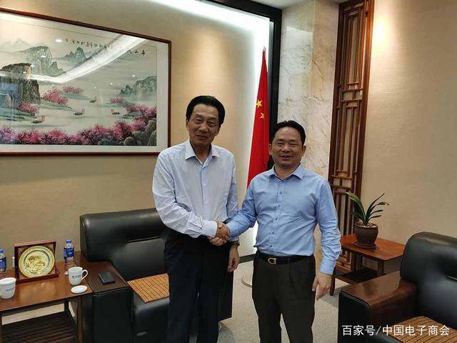 "商会商务"传销"经理"揭"中绿"内幕:我们穿的都是假的_王宁_企业_会长