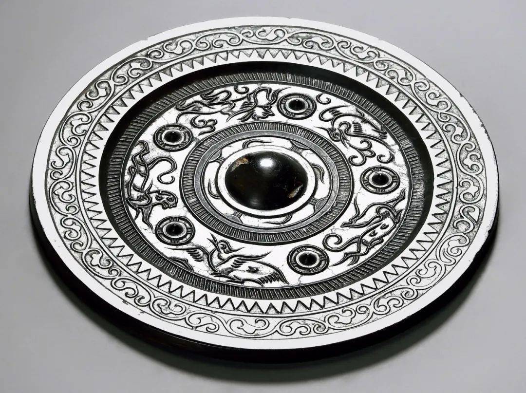 6cm,t: 0.5cm,wt: 297.7g1934明69"柏氏作镜"铭龙虎纹镜d: 11.