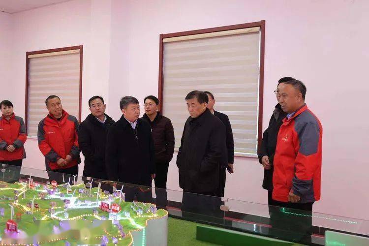 县委副书记,政法委书记桑爱斌,县人大常委会副主任