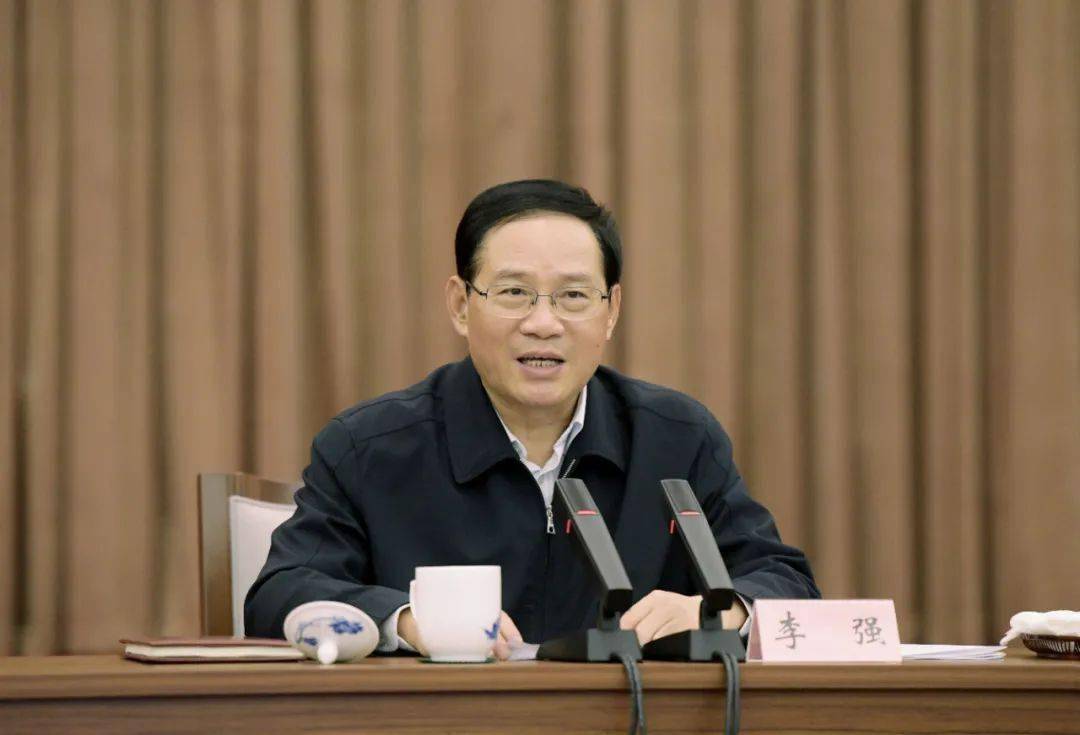 市委常委,常务副市长吴清主持会议,市领导诸葛宇杰,朱芝松,陈靖