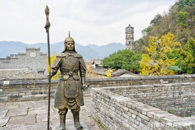 戚继光在这里担任军事主官,在他的设计和改造下,台州古城墙成为了军事
