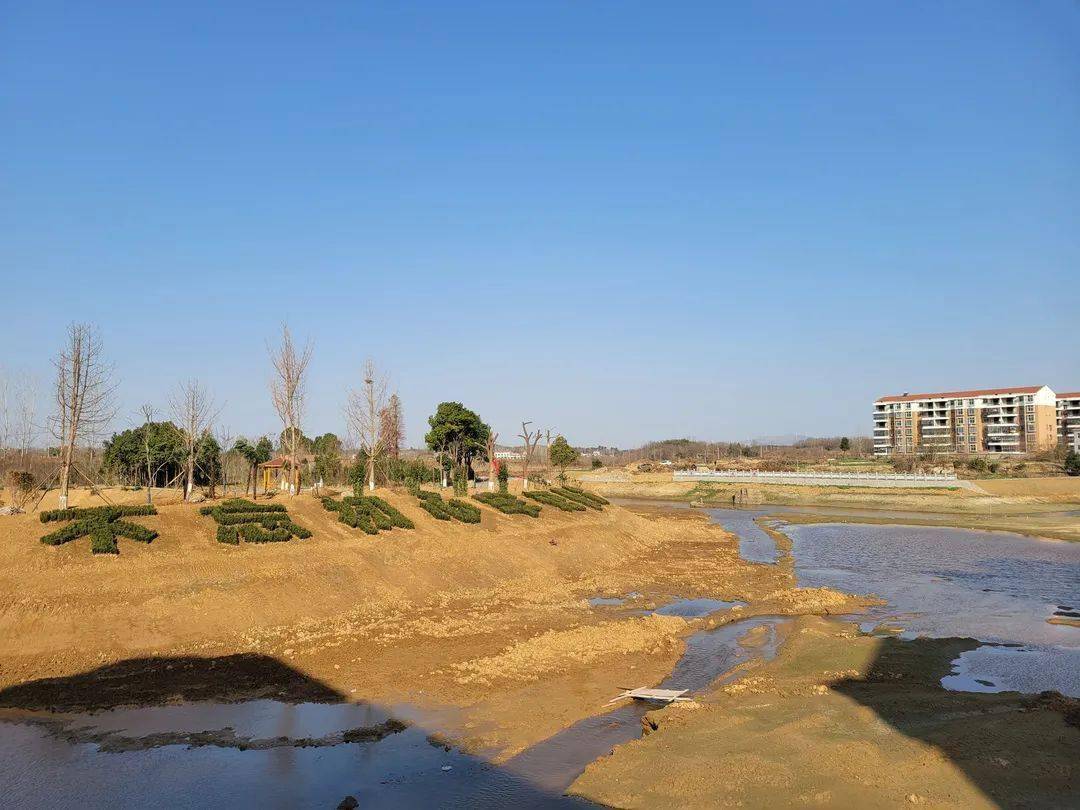 洑水镇是安陆的"北大门",今年共启动"功能镇区"改造,建设项目14个