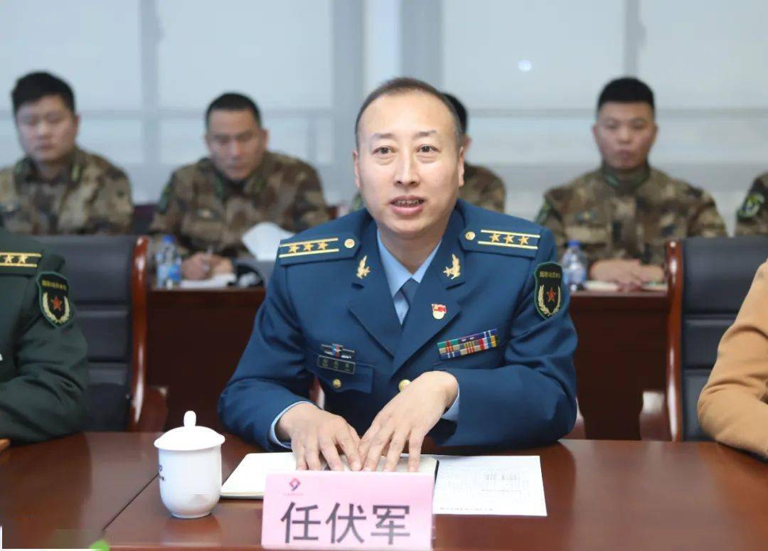 今天下午,市人武部部长任伏军,市人武部政委张立安带队来园镇调