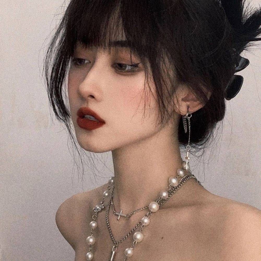 优质精选小众温柔甜美女生头像393_老人_袜子_礼物