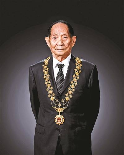 群众自发前往湖南杂交水稻研究中心为袁隆平送行西南大学学生们来到