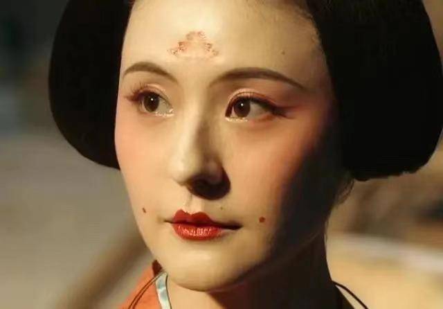 秦汉时期女子妆容图片