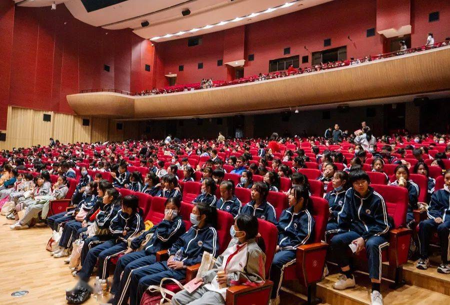 吴建平接受新华网专访_瑞金_音乐剧_红星
