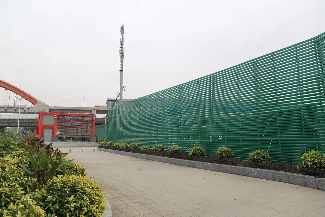 走过路过不要错过2号线地铁张槎站最亮风景线等你来打卡