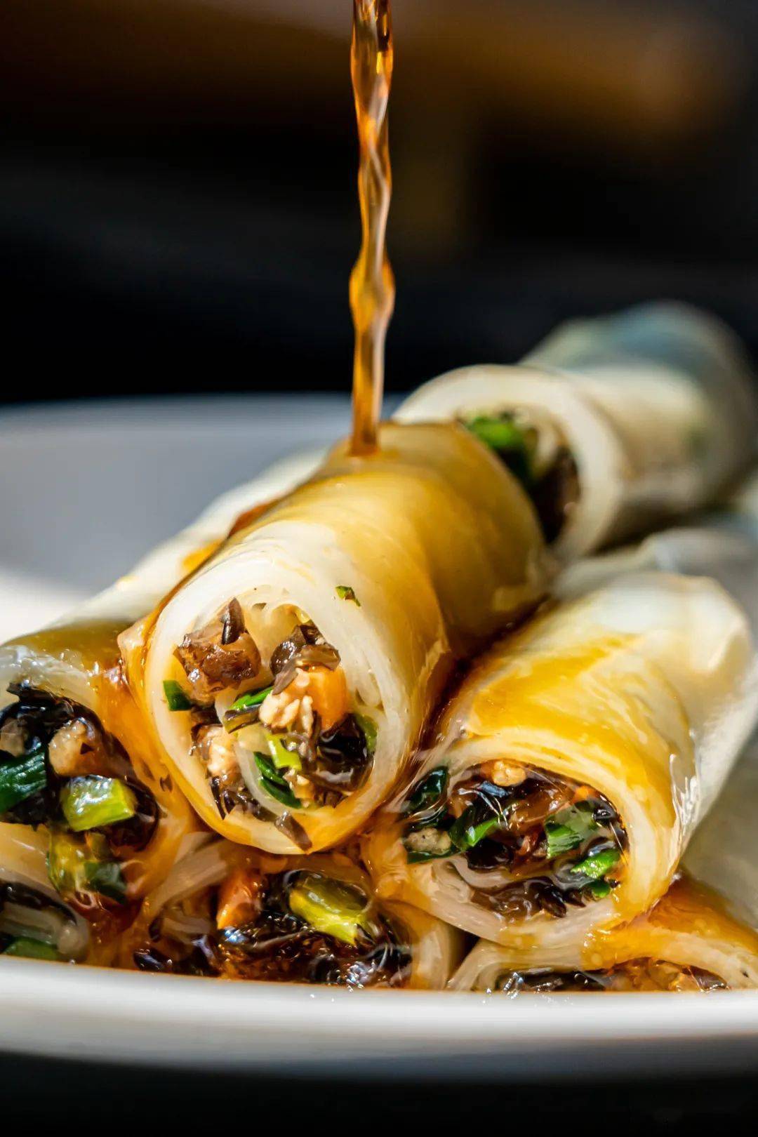 卷馅粉是玉林特色风味之一,与南宁街头常见的卷筒粉一脉相承,但却有些