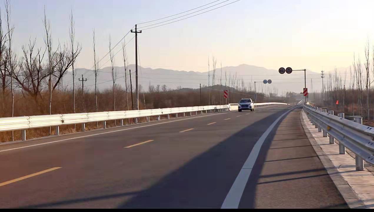 延庆区昌赤路新线平原段正式通车带火沿线民宿村