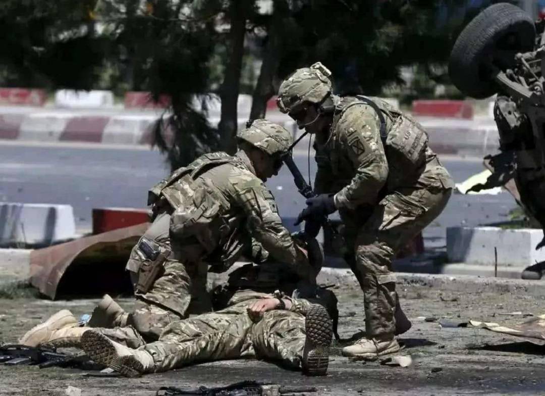 身体被子弹击中，真实反应是什么？挨过子弹的老兵说出切身感受