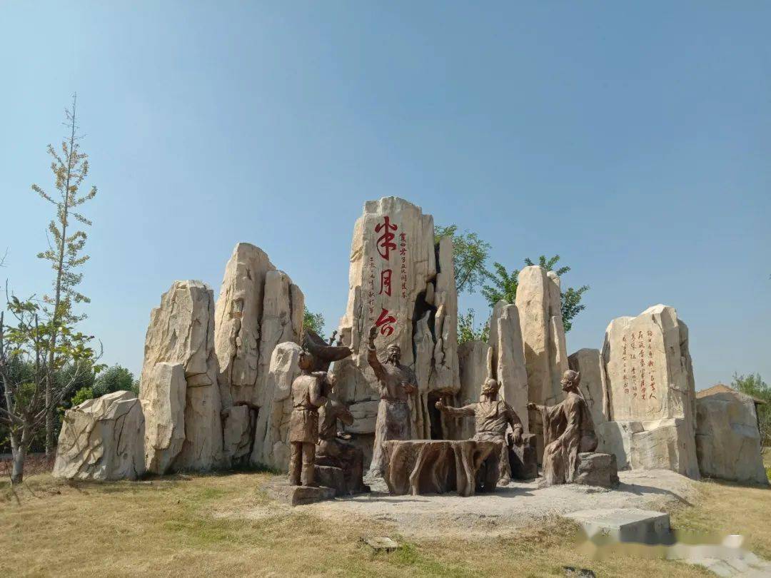园区主要包括半月台,李白月桥相送,红色小屋,酒爵,醉仙亭等十多处景点