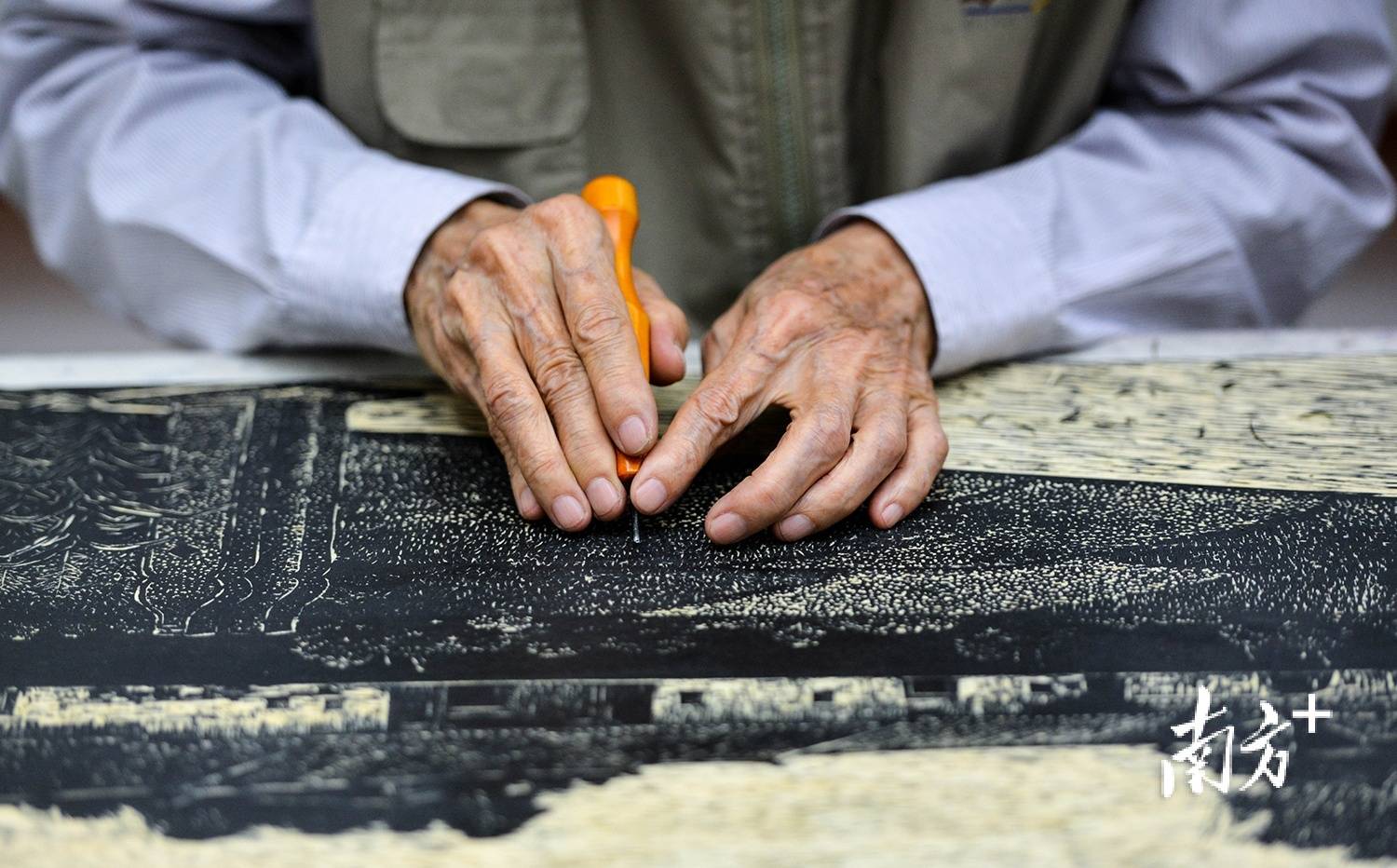 走进粤东北小城兴宁,了解新兴版画与版画之乡的故事,探析新兴版画在