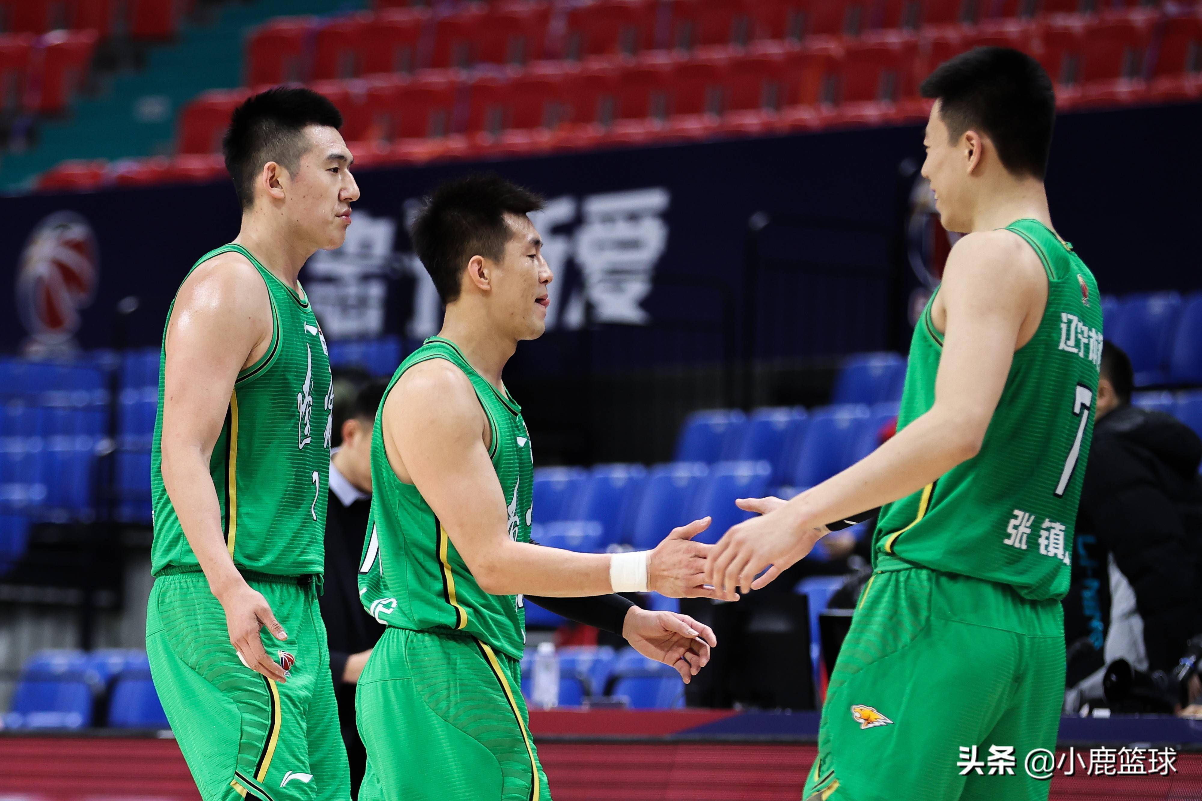 郭艾伦18 12遭驱逐!