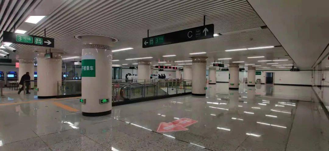 517公里,共4站4区间,除西安桥站至芙蓉桥站区间由地面逐渐进