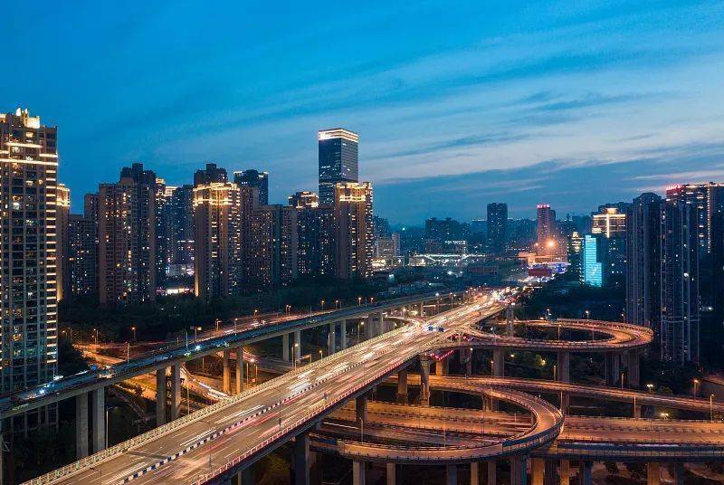 图片来源:视觉中国九龙坡区(一)道路交通临时性限制视情况在杨家坪环