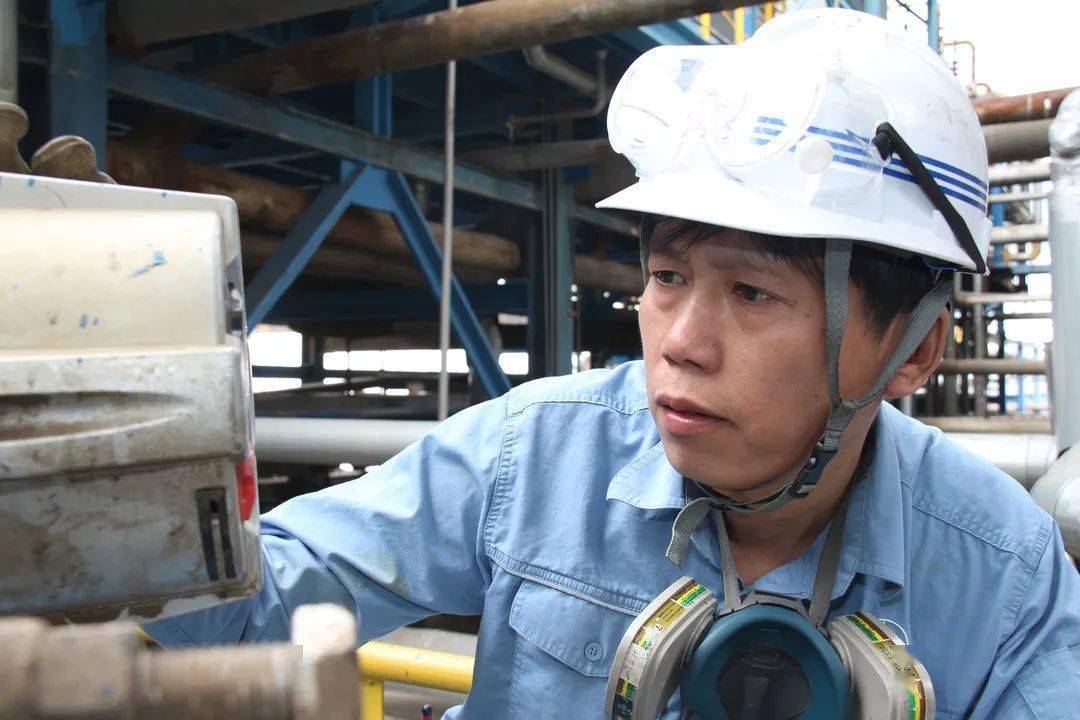 喜报刘劲松荣获中国能源化学地质工会第七季大国工匠荣誉称号