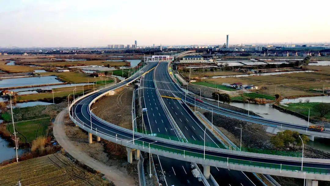 常台高速公路常熟东互通连接线工程顺利通过交工验收