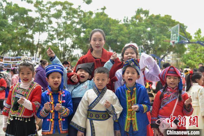 庙会|广西一小学举办庙会迎新年