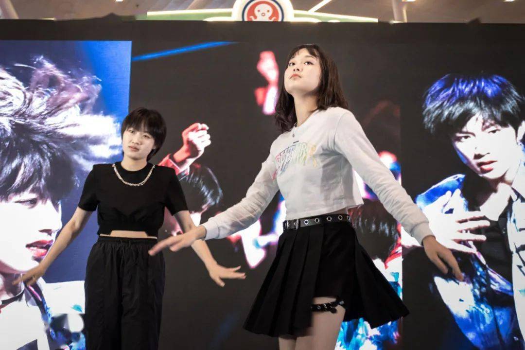 展评江苏省锡东高级中学星辰大海爱奔赴而来