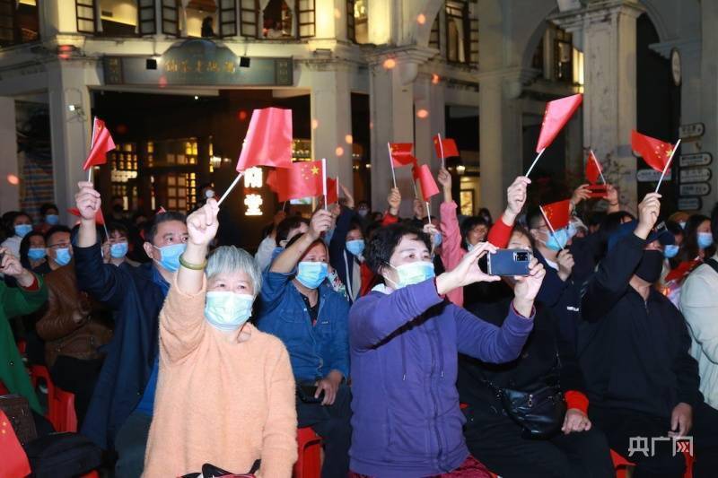 活动|海口市龙华区迎新贺岁街头艺人年度惠民展演在骑楼老街举行