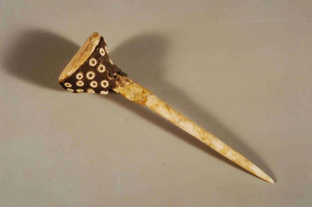 镶骨珠骨簪,马家窑文化马厂类型,一级文物.永昌县鸳鸯池出土.长10.