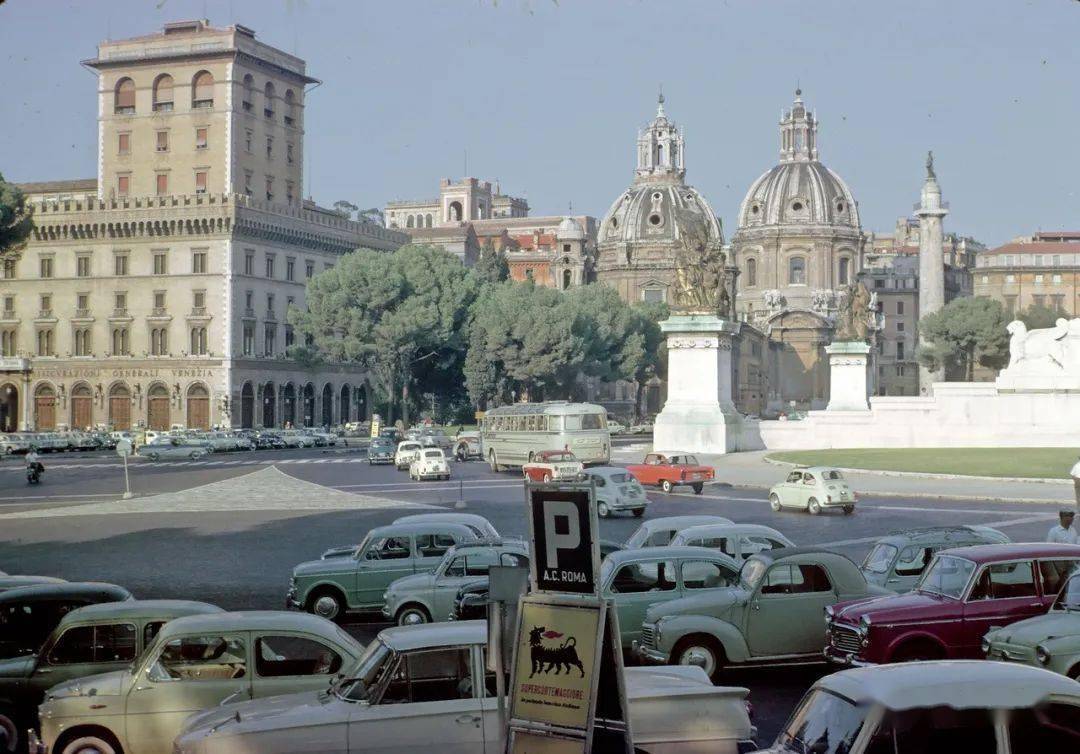 上世纪60年代初期国外大城市的街景