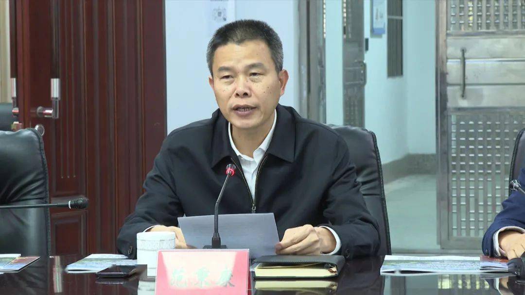 12月31日上午,县长范秉康代表海丰县人民政府与广州好迪集团签订投资