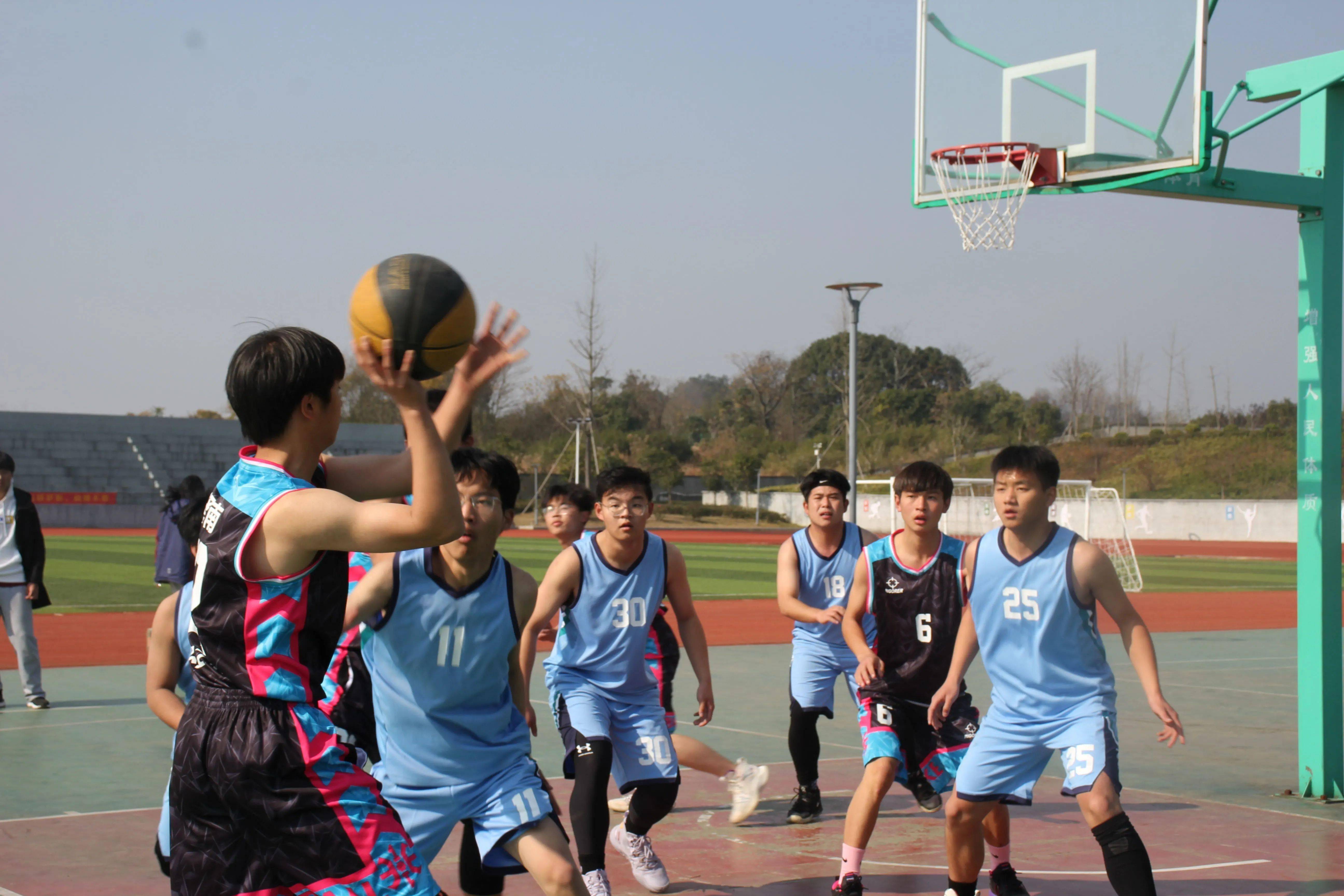 校园大赛活动有哪些内容和形式(校园比赛策划案的范文)