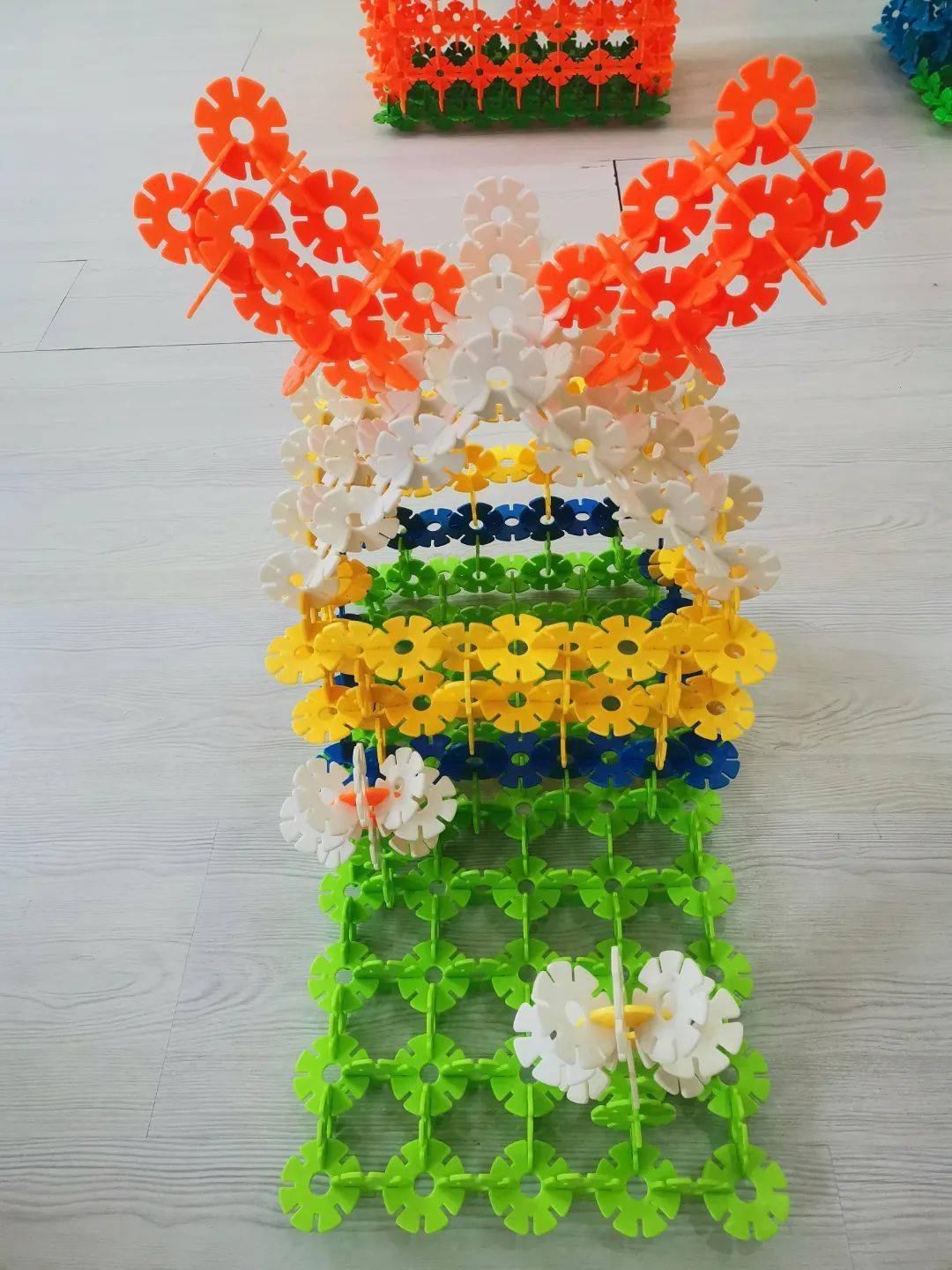 创意无限——马甲意绥中心幼儿园中班拼花片比赛_雪花_绥中_创意