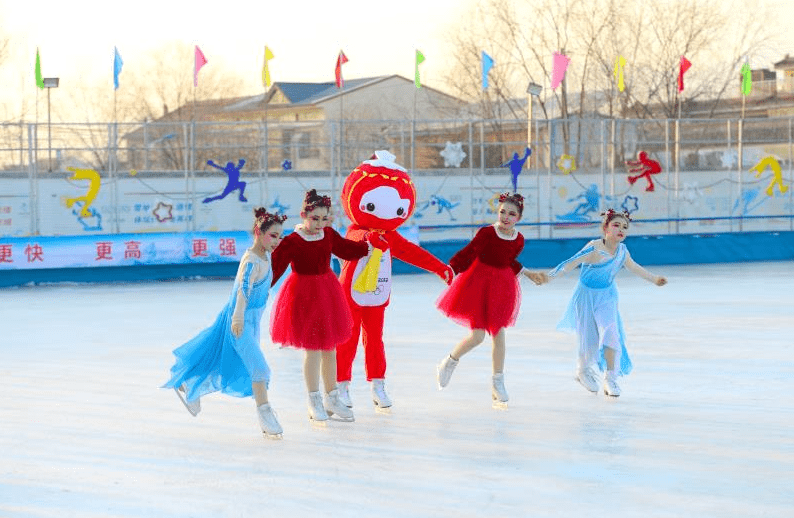 时间|冰雪进课堂！海陀山下，这座小学164位学生人人会滑冰