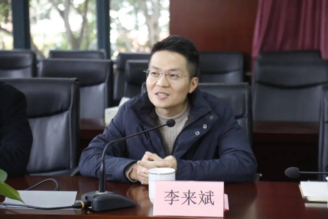 李来斌在讲话中谈到了水星家纺与新疆的联系和深厚的情感,表示作为一