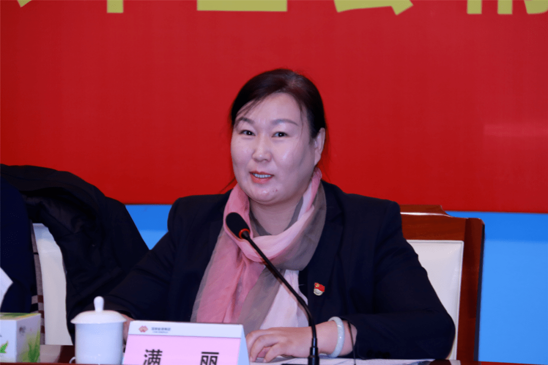 周晓华在宣讲此次宣讲邀请自治区第十一次党代会代表,全国五一劳动