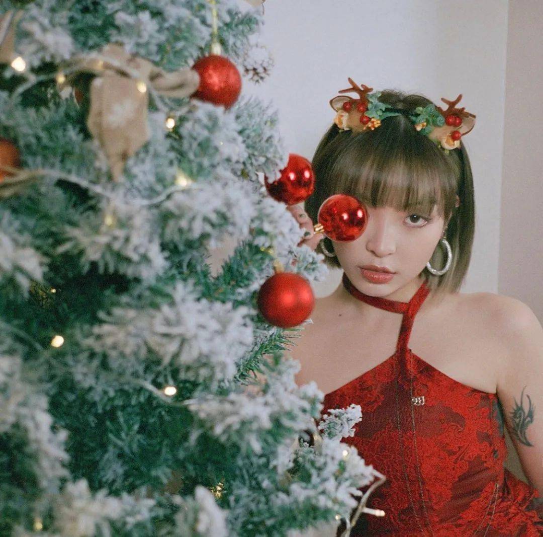 vava私密纹身有什么内涵浴缸大秀释放狂野性感风网友这还是vava吗